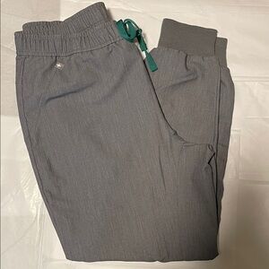 Men’s Figs Tansen Jogger Scrub Bottoms Graphite Gray Pants Size Large Short
